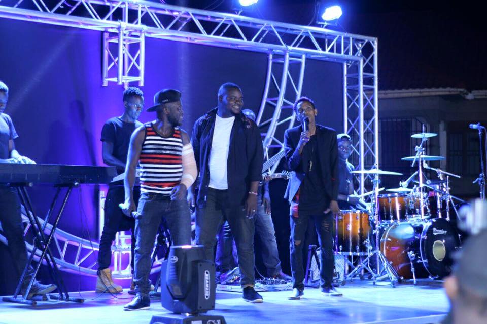 Diners Lounge Bukoto Kampala Uganda, Good food in Kampala, Food & Drink, Top Bar, Top Restaurant, Lounge, Top Bar and Lounge, Food, Beer, Wine, Spirits, Cocktail bar, Amazing beer prices, Cheap Beer, Great Place to Drink after work , Gins and local beers, grilled food and wood-fired pizzas, Chatting and Drinking, Chilling with friends and mates, Date night, Eating and Drinking, Private parties, Drinking and Dancing, Cocktail Bar, Lounge Bar, Party Bar, Kampala Pub, Lively DJ nights, Lively Music, Great Beer Drink Out, Tasteful Delicious food in Kampala, Amazing Drinking Joint in Kampala Uganda, Ugabox